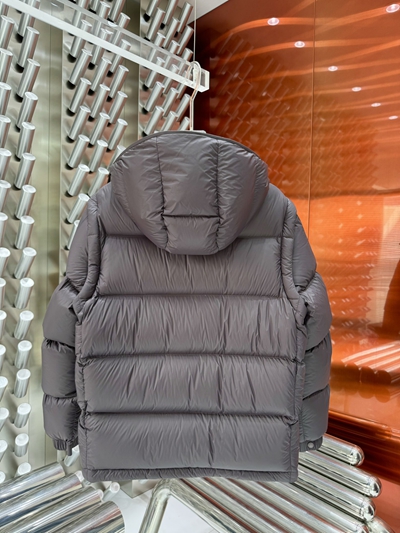 ハイクオリティダウンジャケット全体デザイン